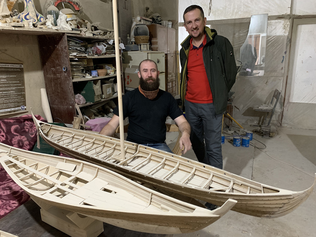 Models of the two boats that are being built in Ivano-Frankivsk. Volodymyr Ilkiv (to the left) is leader of the foundation Roads of Ancestors. He and Volodymyr Matkovskyl have visited our Viking shipyard in Tonsberg previously, and will return for the Viking festival on August 11. – 14.