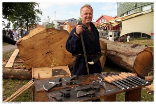 Skipet skal bygges med arkeologisk riktige verktøy og håndverksmetoder. Foto: Jørgen Kirsebom