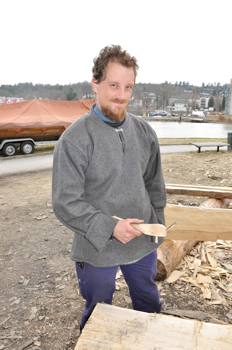 Egil Sagerøy er en god mann å ty til når det melder seg et praktisk problem på byggeplassen. (Foto: Wenche Samnøy)