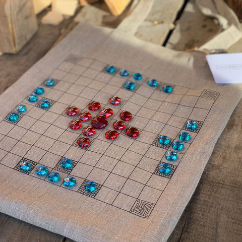 The Gokstad chieftain's game recreated under the direction of the Gokstad Building Society. (Photo: Anette Krohn Henriksen)